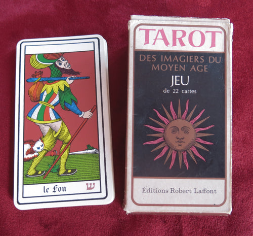 légende arthurienne, Arthurian legend, roi Arthur, King Arthur, Saint Graal, la Dame du Lac, le Graal, Excalibur, Grail Tarot , John Matthews, Templar Tarot, Triple Goddess Tarot, feminine divine, medieval tarot, Lo Scarabeo , Medieval Europe ,Middle Ages oracle, Middle Ages tarot