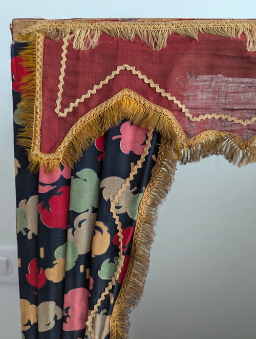 Vintage Punch & Judy Puppet Theater – Folding Wooden Booth with Mid-Century Paper Scenery (c. 1950s)
