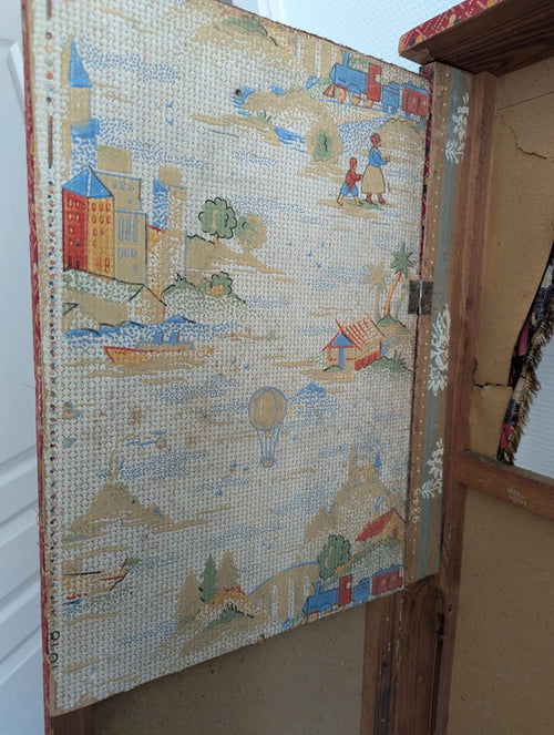 Vintage Punch & Judy Puppet Theater – Folding Wooden Booth with Mid-Century Paper Scenery (c. 1950s)