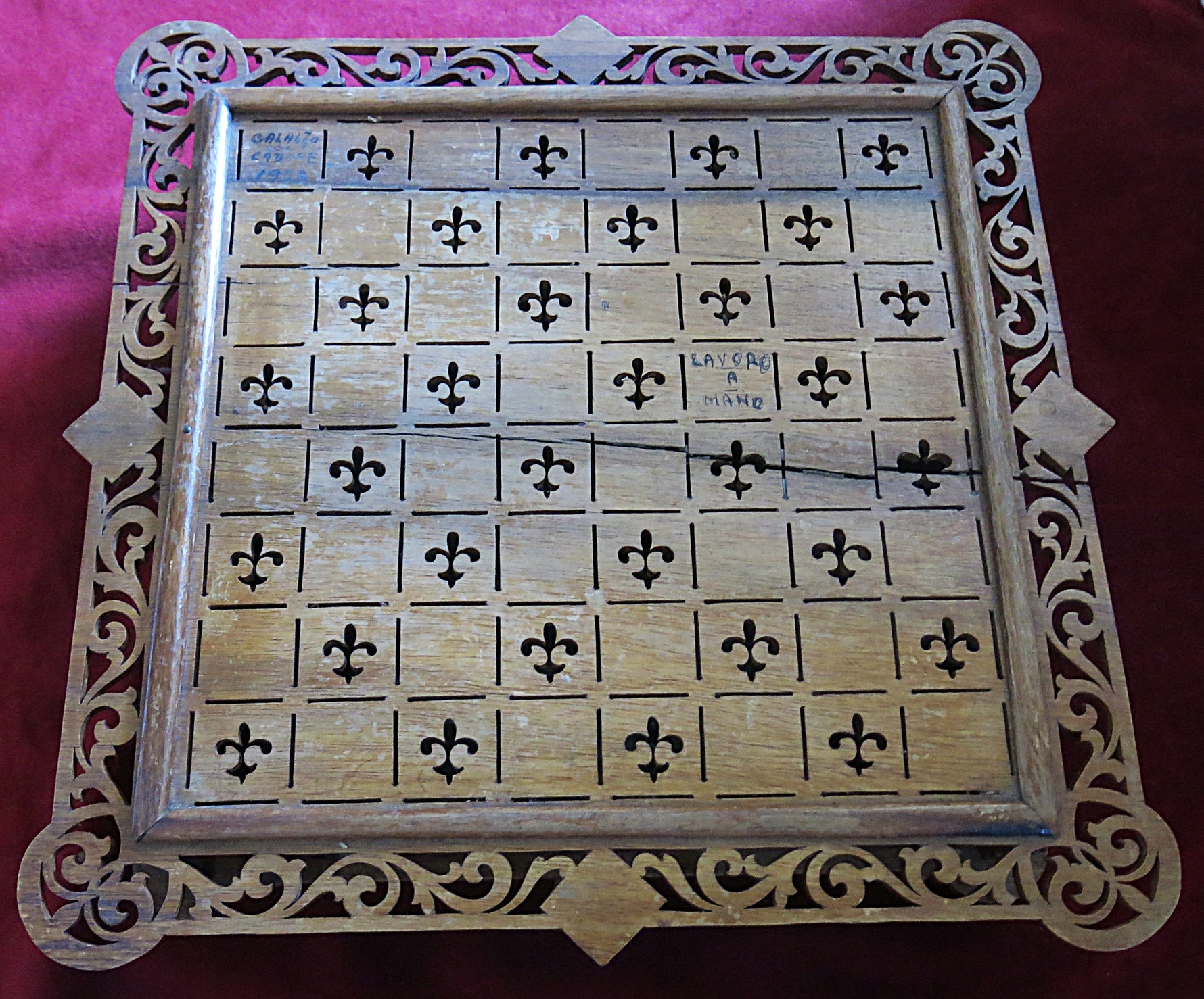 Exceptional 1928 Handmade Italian Checkers Board – Calalzo di Cadore