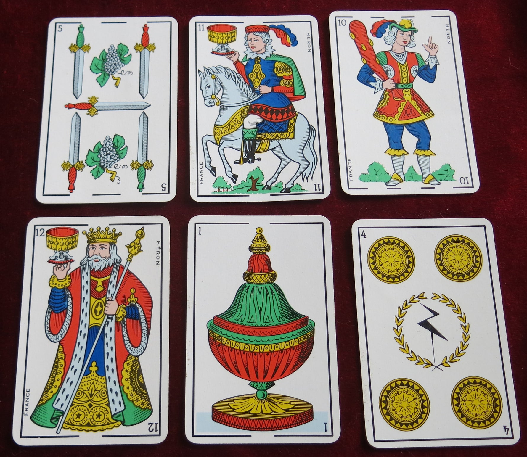Aluette, Jeu de Vendée, French card game, Héron Bordeaux, vintage playing cards, 1950s cards, traditional games, rare French deck, collector’s playing cards, ancien jeu de cartes, OPAK box, 48 cards
