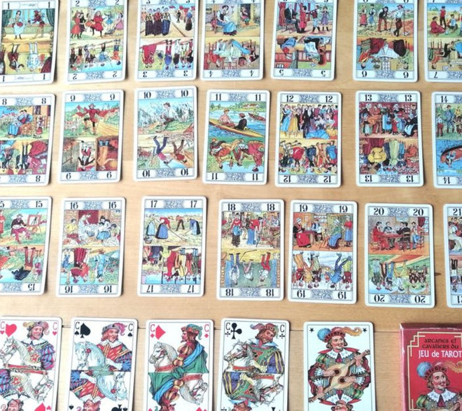 Vintage Arcanes et Cavaliers du MINI Jeu de Tarot by Fournier (c.1980s)