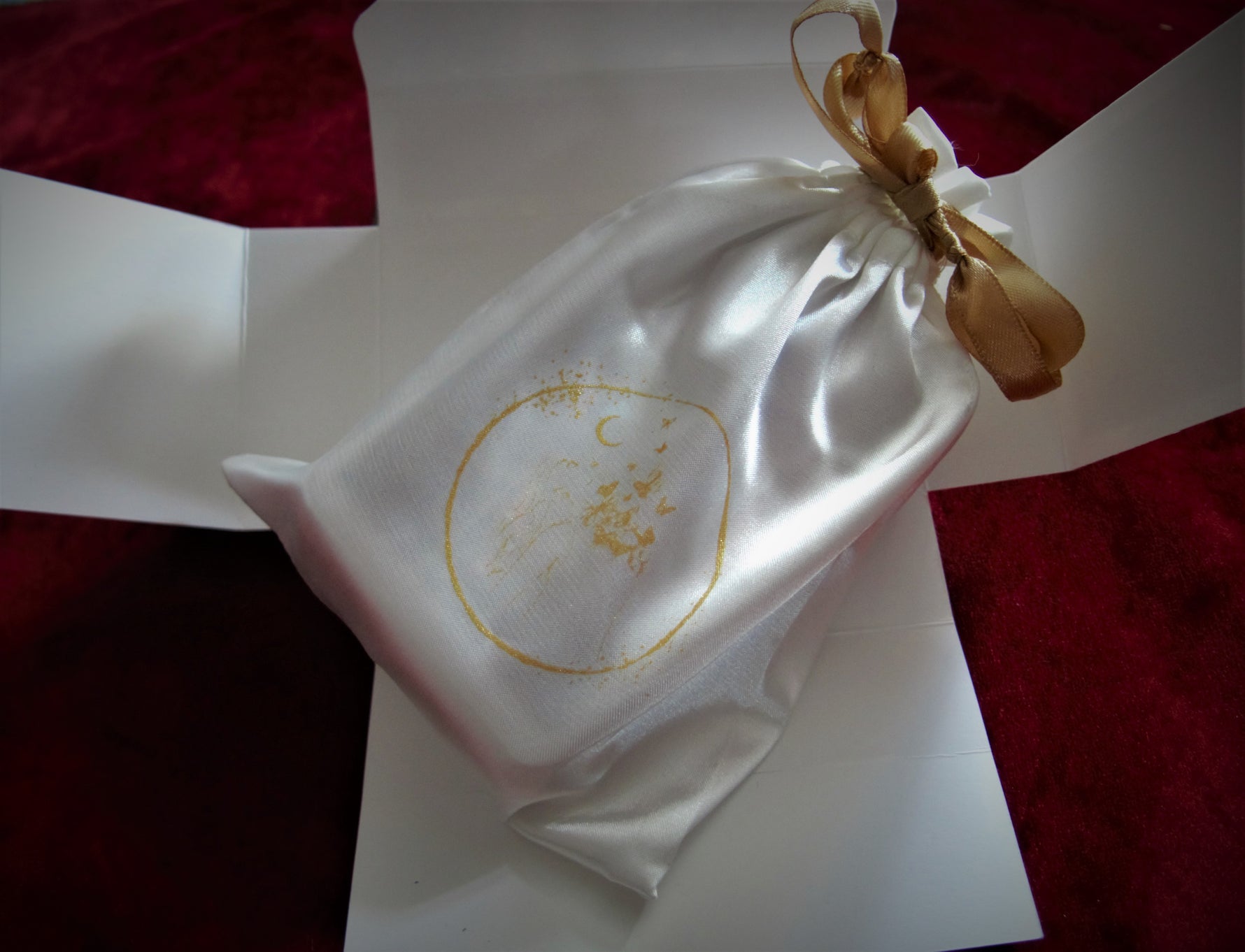 Jeu de tarot du Rêve d'Astraea - Édition limitée - Illustration éthérée - Cartes des Royaumes Astraux