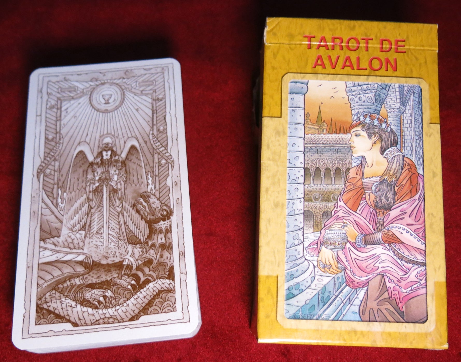 Tarot de Avalon + Instructions - 2000s medieval fantasy tarot - Claves y Secretos del Tarot