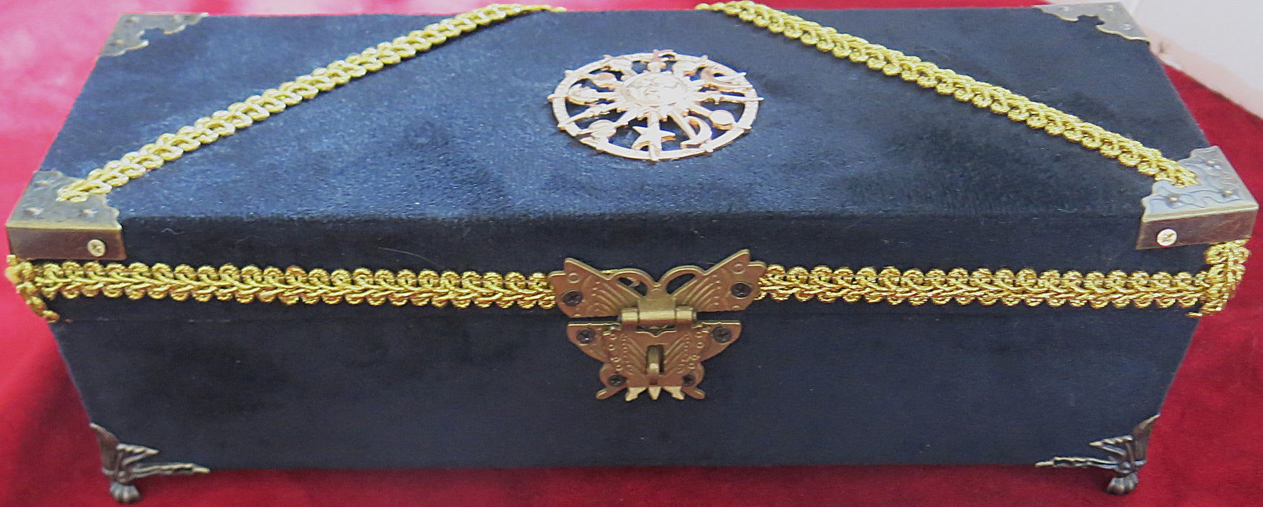 Le Tarot de la Reyne Original Limited Edition in Handmade Collector’s Box