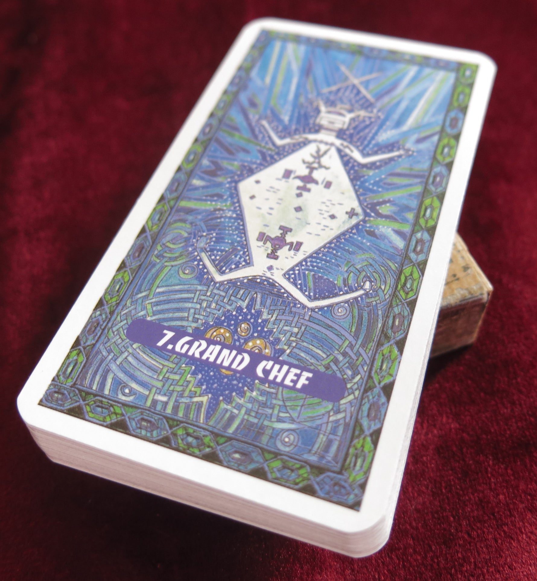 indian tarot, native american oracle, femme actuelle tarot, wakan tanka deck, native legends cards, oracle cards french, femme actuelle collector, spiritual guidance deck, divination cards france, rare tarot deck, pocket tarot, vintage oracle deck, symbolic wisdom cards, native american spirituality, collectible tarot cards