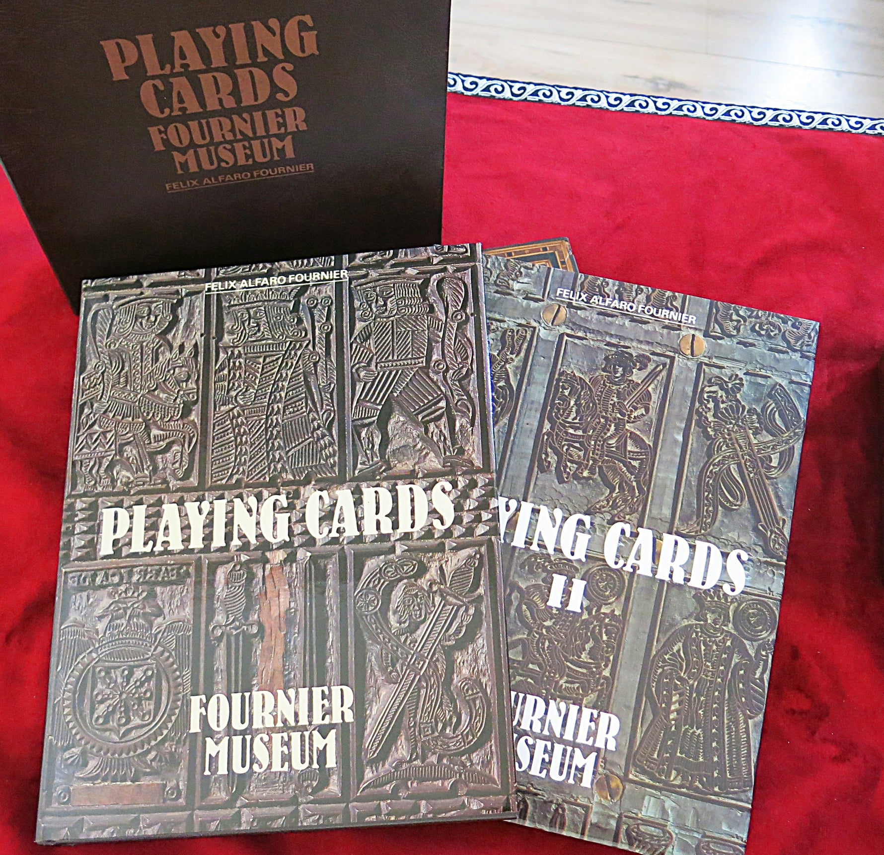 Musée Fournier Cartes à Jouer 1982 – Encyclopédie Complète en 2 Volumes