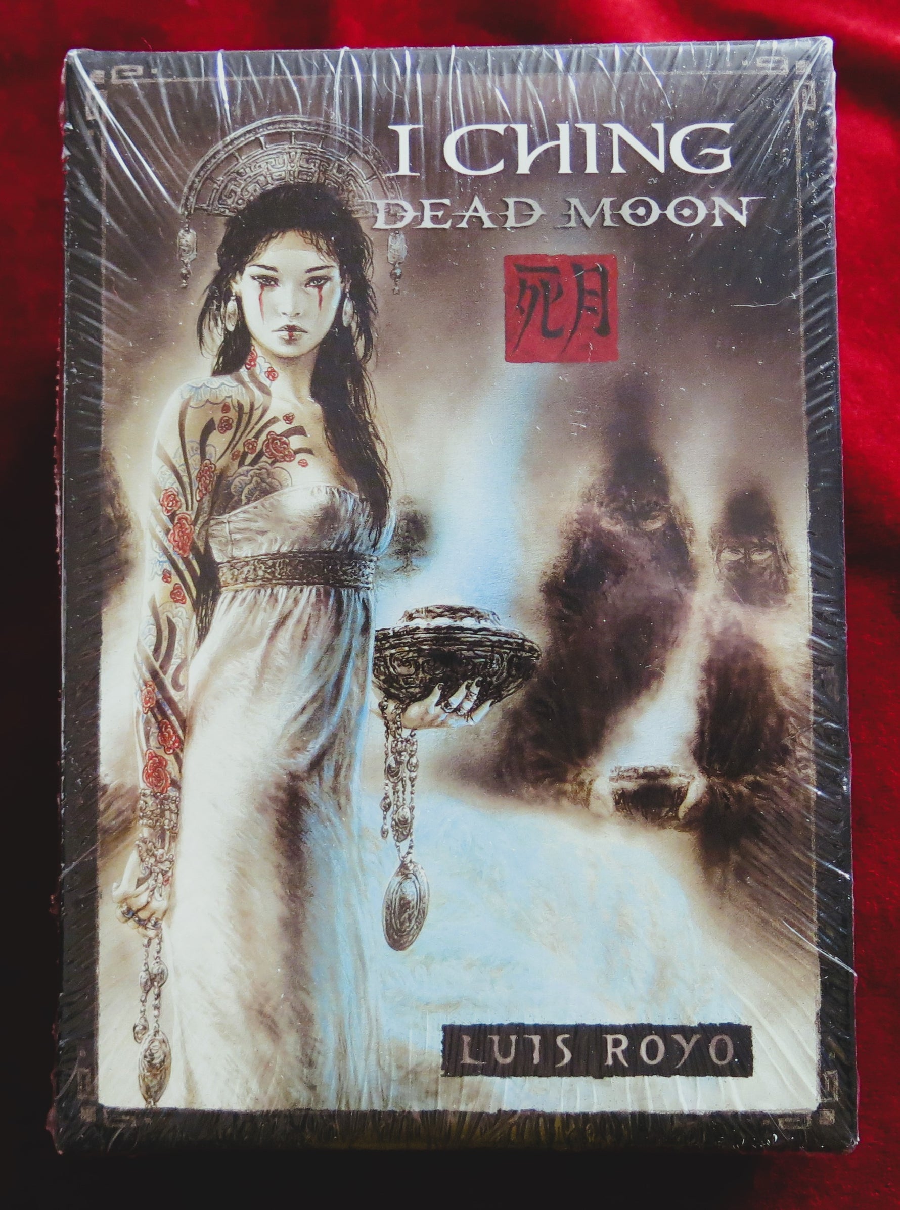 Luis Royo I Ching Dead Moon tarot Luxury box - Japanese dark goth geisha- -Dark oracle - Gothic Fantasy Art