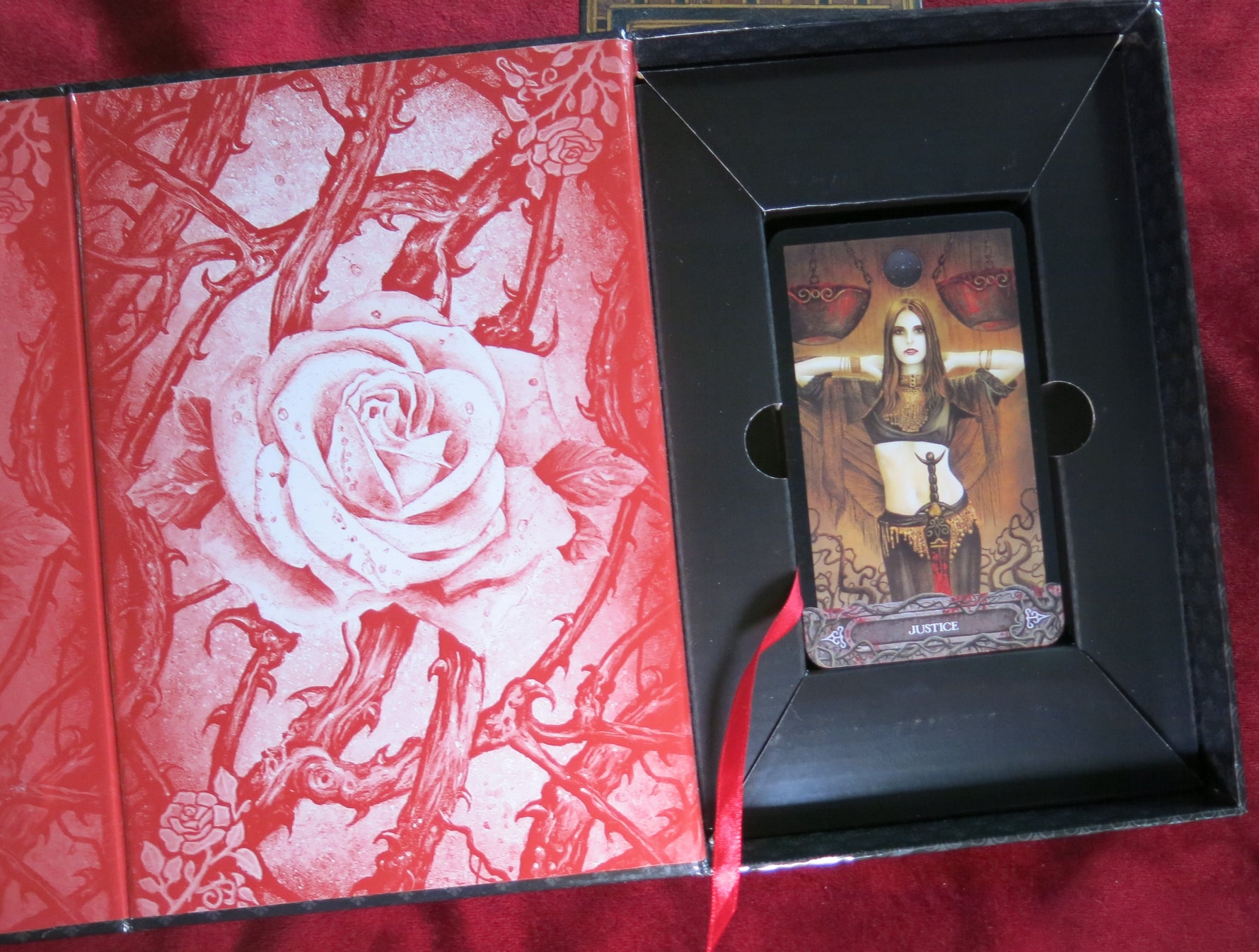 The Tarot of Vampyres – Ian Daniels – Llewellyn 2010 – Gothic Deck + Phantasmagoria Book