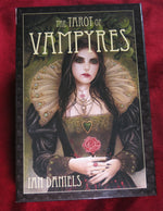 The Tarot of Vampyres – Ian Daniels – Llewellyn 2010 – Gothic Deck + Phantasmagoria Book