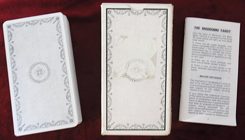 Le Tarot Maddonni – Édition 1981 – Jeu français surréaliste et mystérieux – TRÈS rare