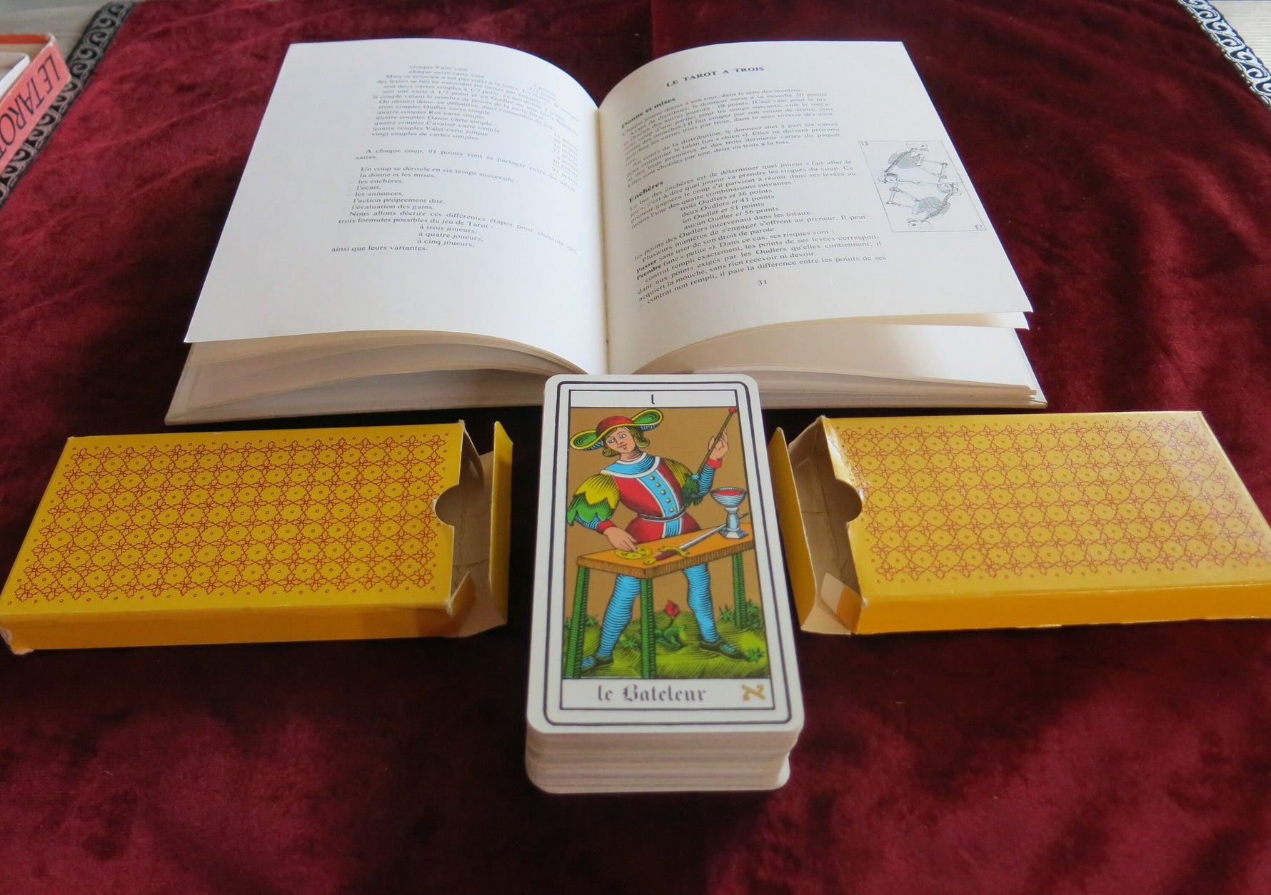 Vintage Oswald Wirth Tarot (1973) – Complete Tchou Set with Book – Extremely Rare