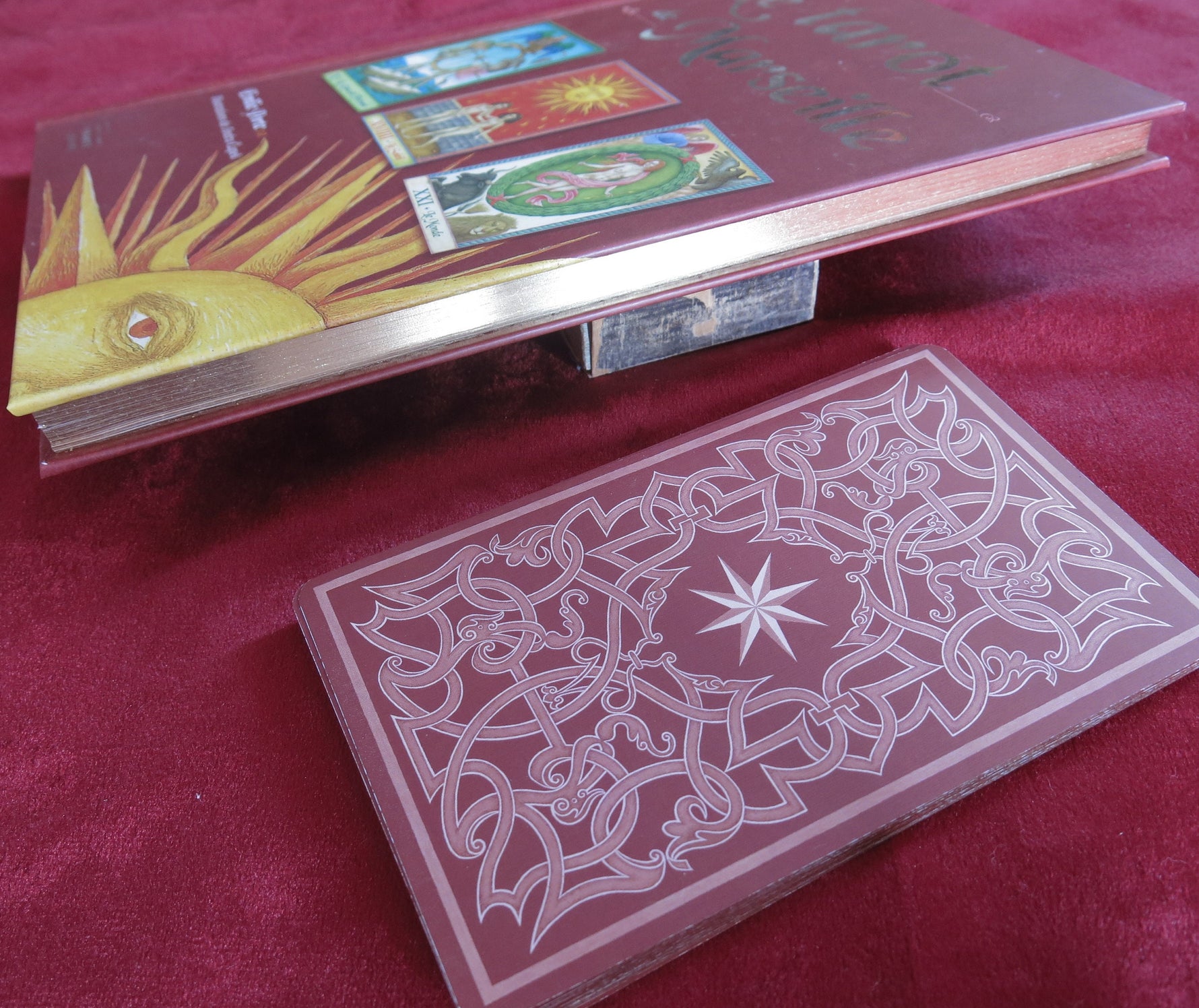 Le Tarot de Marseille – Gold-Edged Art Deck & Hardcover Guide - Emilie Porte - Major Arcana - OUT OF PRINT