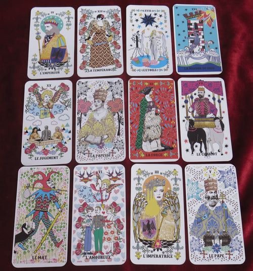 Coffret voyance (tarot, runes, chiromancie)