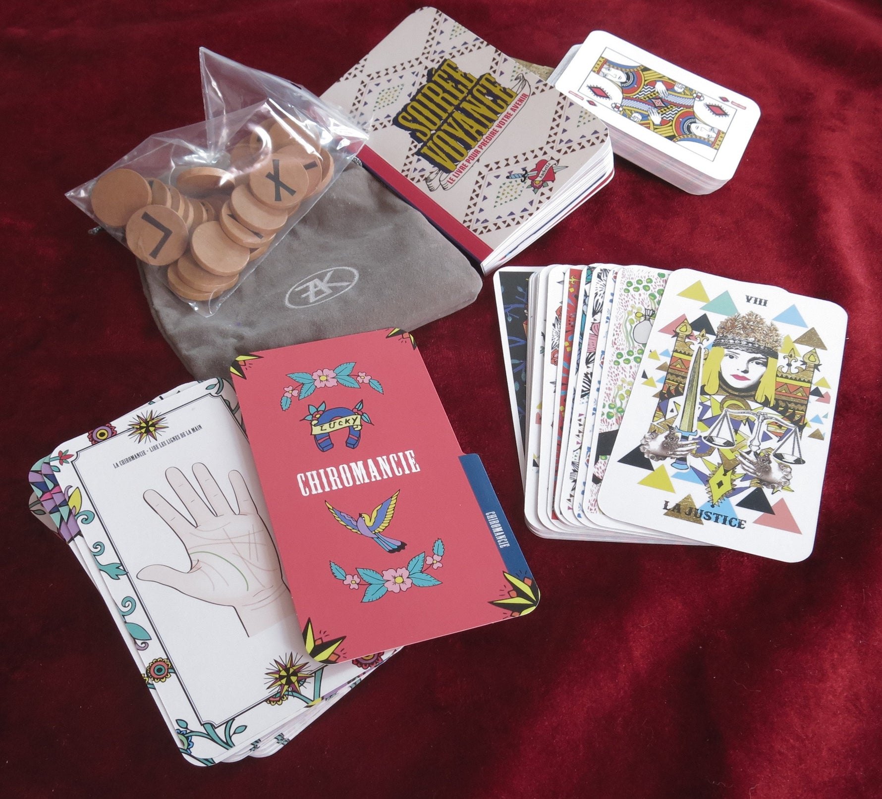 Beginner Divination Box Tarot de Marseille, Runes, Palmistry