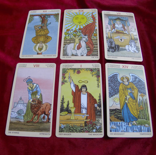 Les grands atouts du Tarot universel 2002