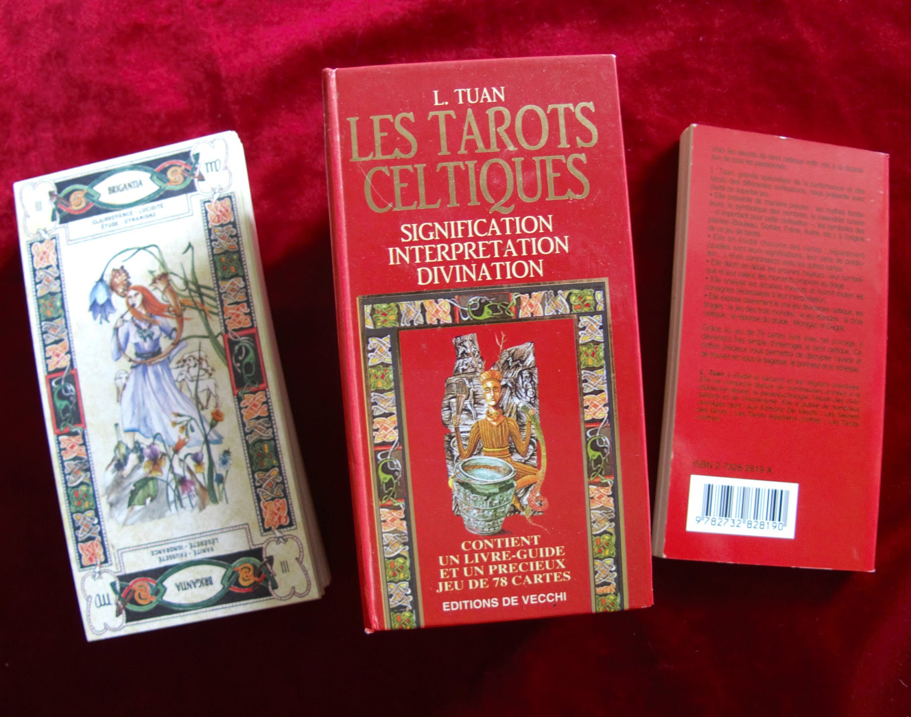 The Celtic Tarots - Laura Tuan (2000, French Edition) - Irish Tarot Deck