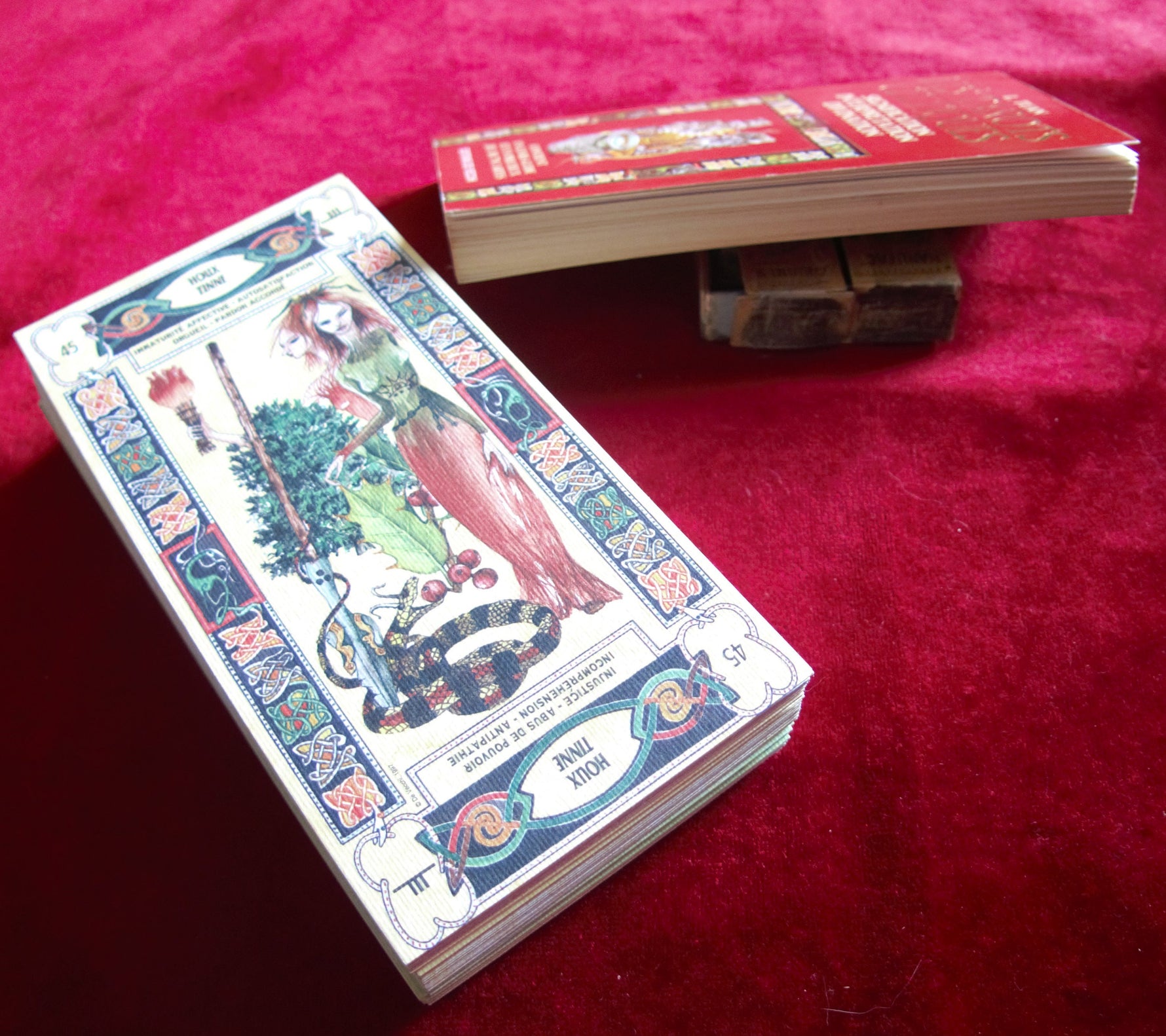 The Celtic Tarots - Laura Tuan (2000, French Edition) - Irish Tarot Deck